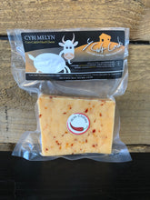 Load image into Gallery viewer, Cybi Melyn Goats Cheese with Chilli Flakes
