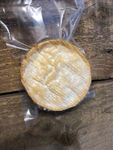 Load image into Gallery viewer, Smoked Camembert
